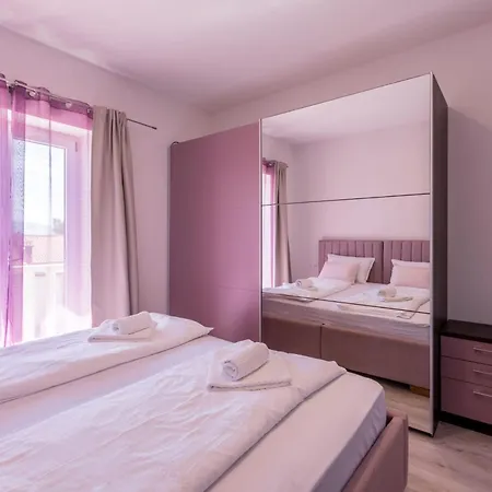 Three Bedroom With Terrace And Sea View A4 *