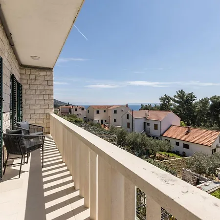 Three Bedroom With Terrace And Sea View A4 * Бол