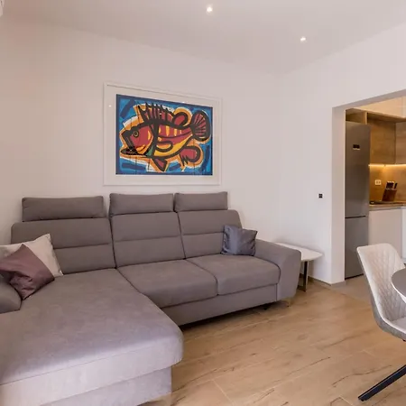Three Bedroom With Terrace And Sea View A4 *