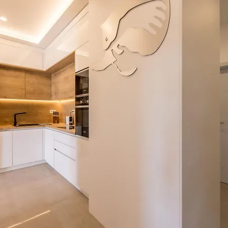 Three Bedroom With Terrace And Sea View A4 Апартаменты *