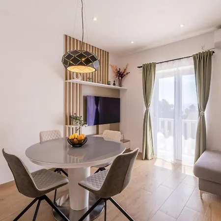 Three Bedroom With Terrace And Sea View A4 * Бол